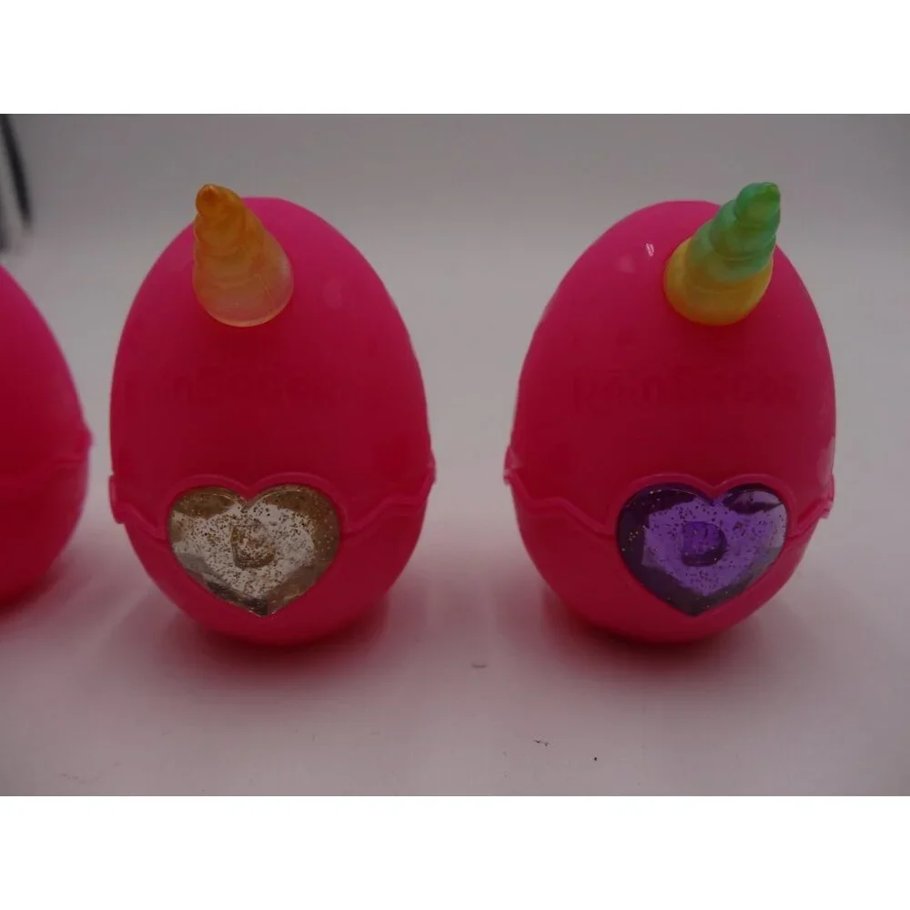 Rainbocorns Itzy Glitzy Surprise Mini Figure 4 Egg's With 4 Figures and Accessor